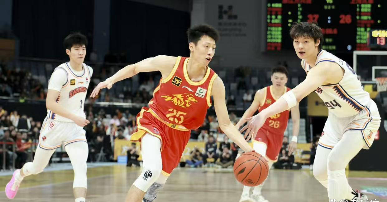 球员个人表现抢眼，带领球队取得惊人胜利